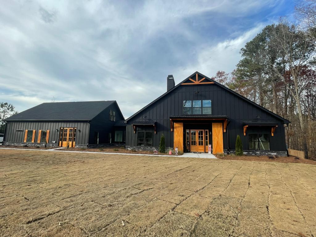 Completed barndominium home built by J&J Custom Homes