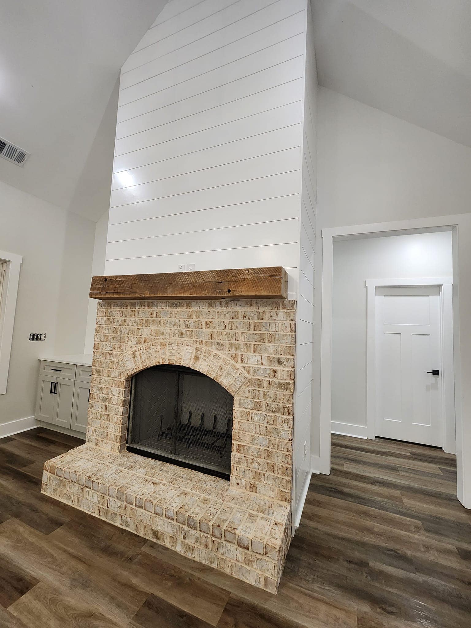Benton Monticello Custom Home — photo 11 — J&J Custom Homes