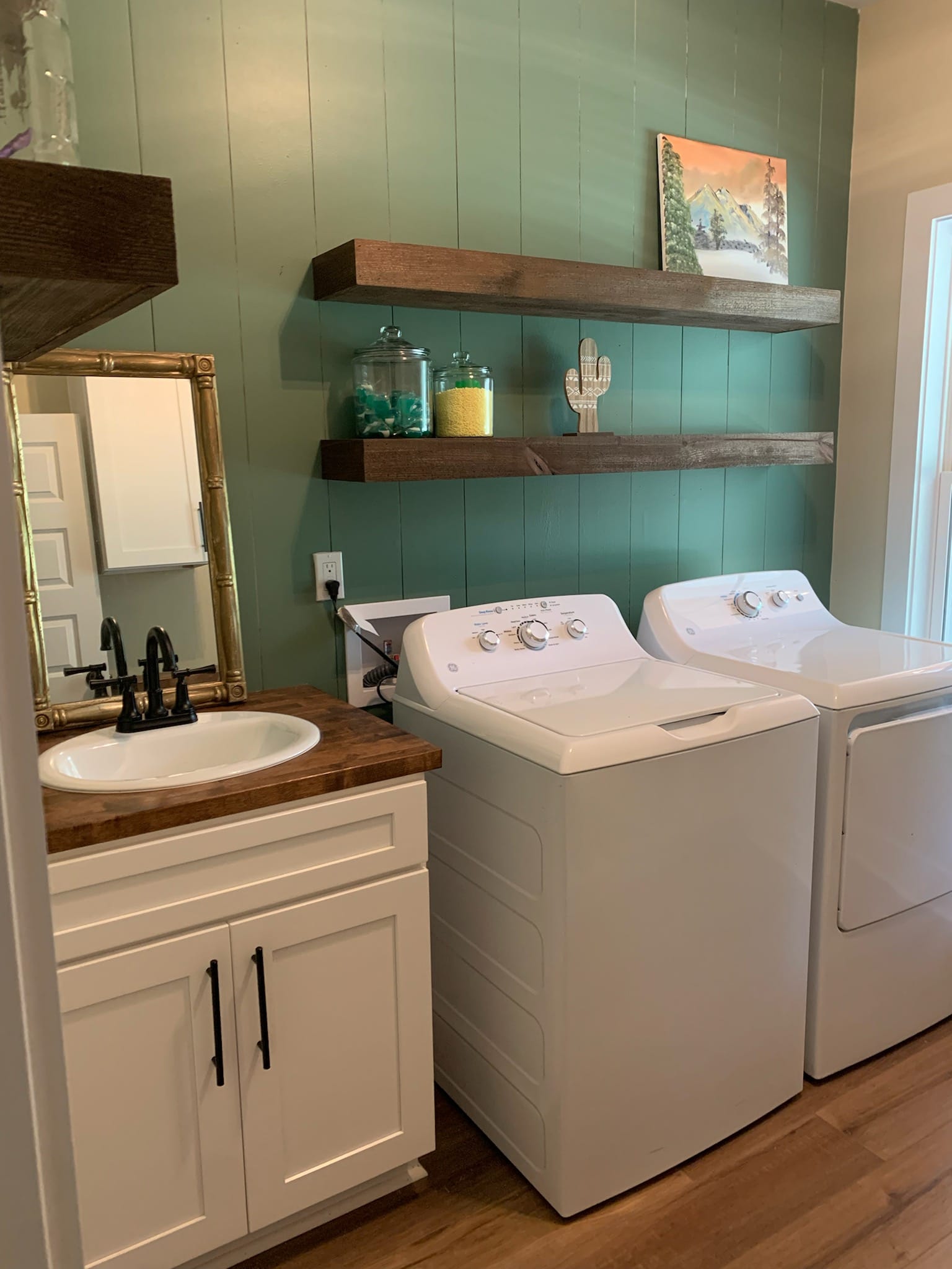 Showcase Elegant Cline Residence — photo 7 — J&J Custom Homes