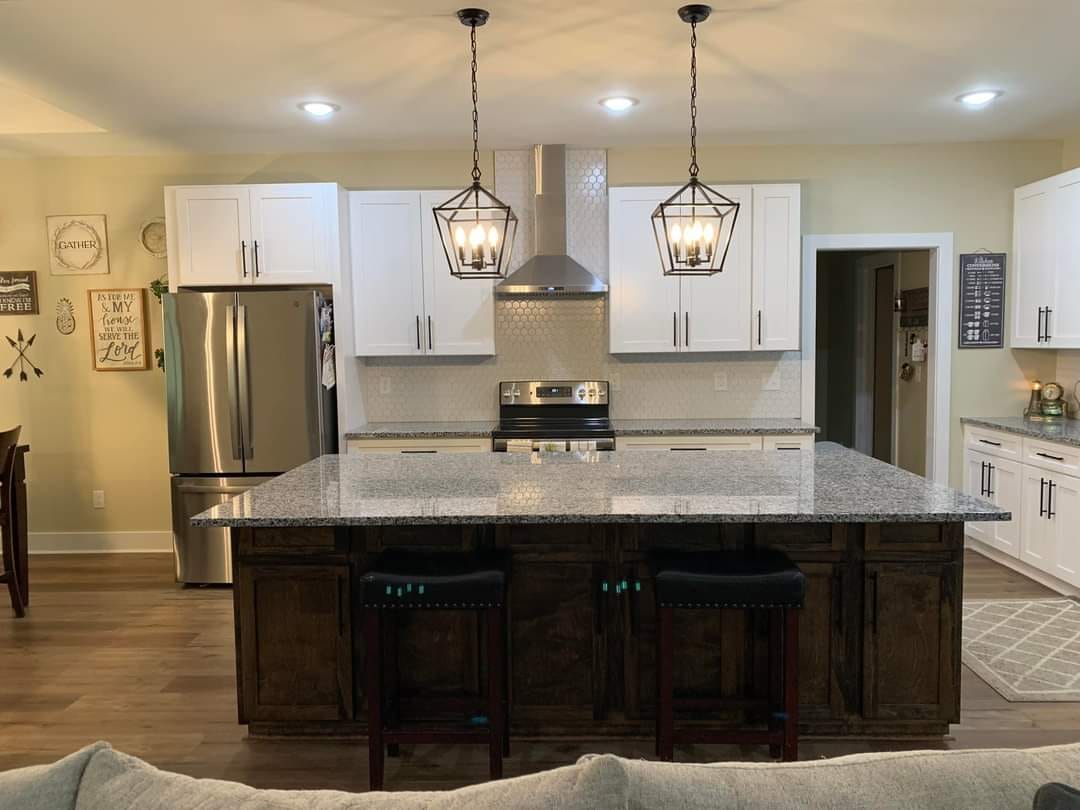 Showcase Elegant Cline Residence — photo 18 — J&J Custom Homes