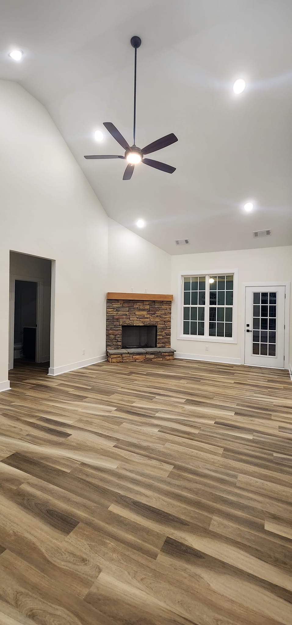 Dent Monticello Custom Home — photo 3 — J&J Custom Homes