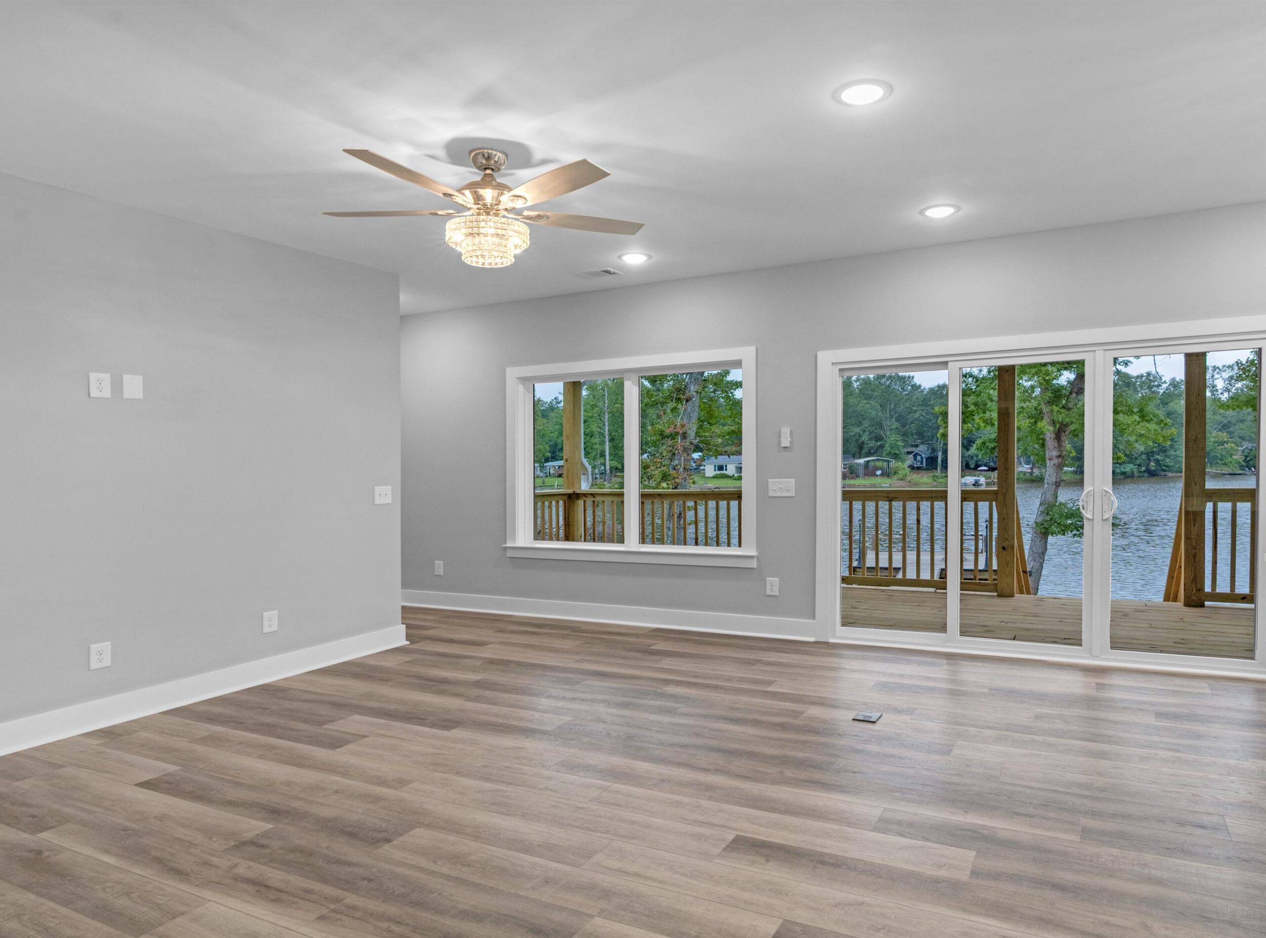 Elizabeth Monticello Residence — photo 12 — J&J Custom Homes