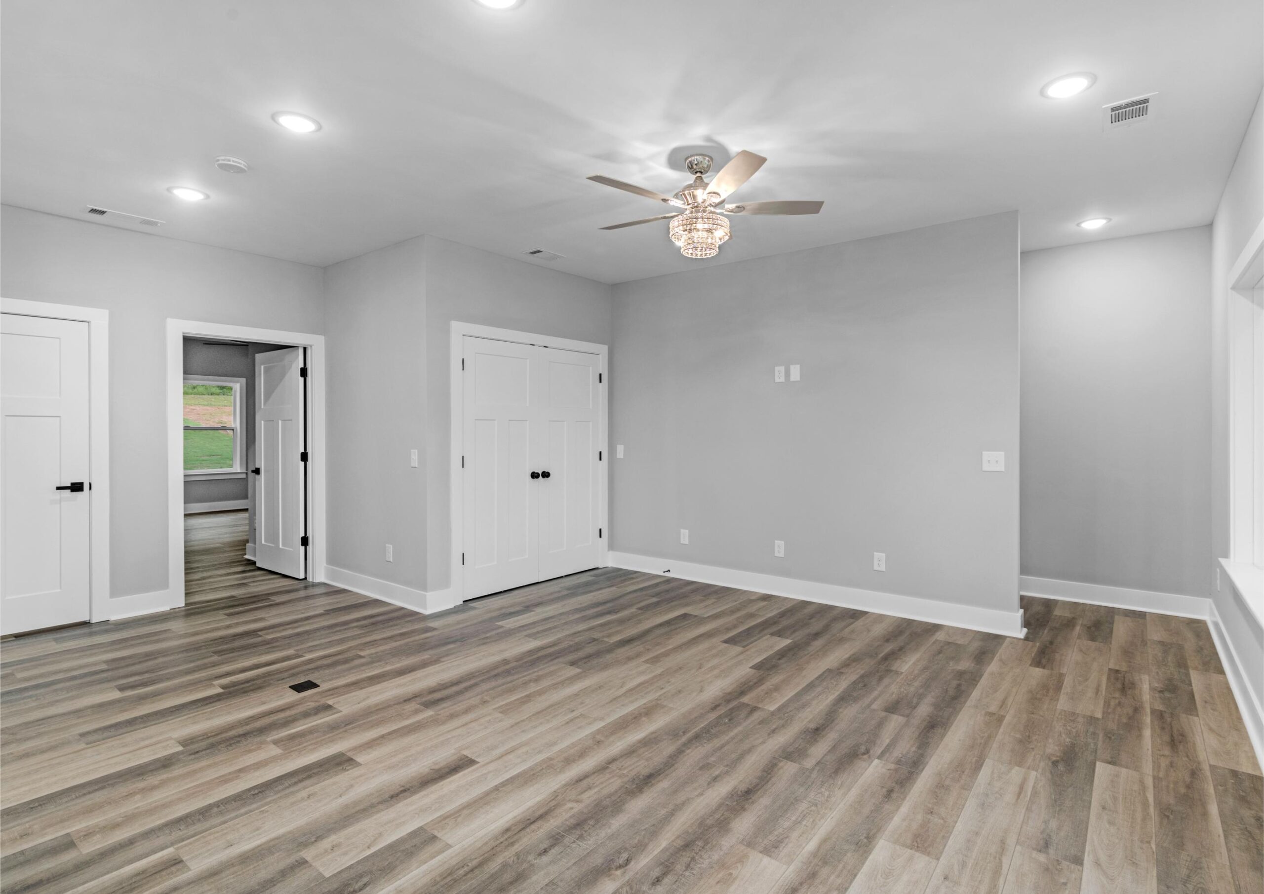 Elizabeth Monticello Residence — photo 13 — J&J Custom Homes