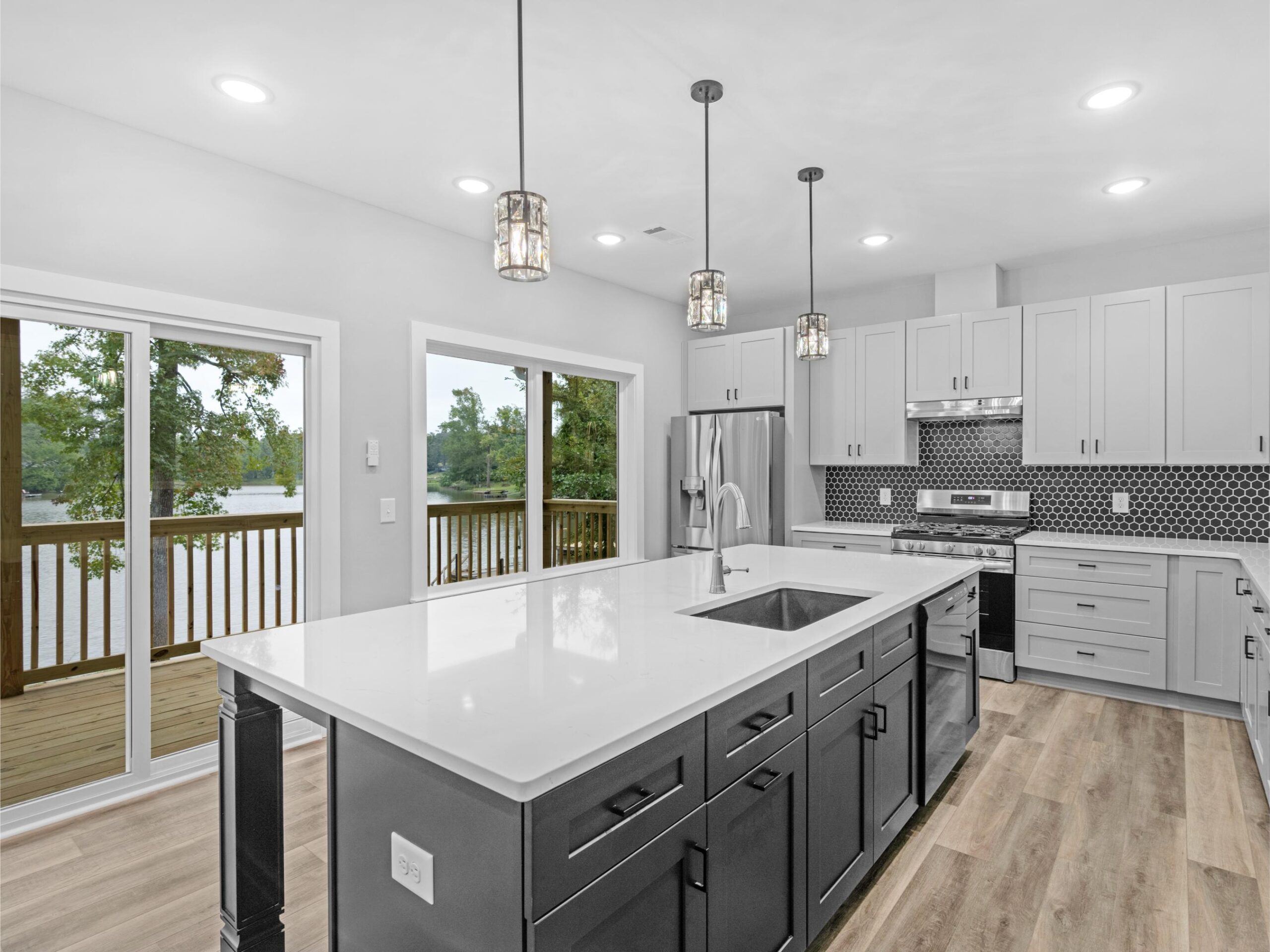 Elizabeth Monticello Residence — photo 17 — J&J Custom Homes