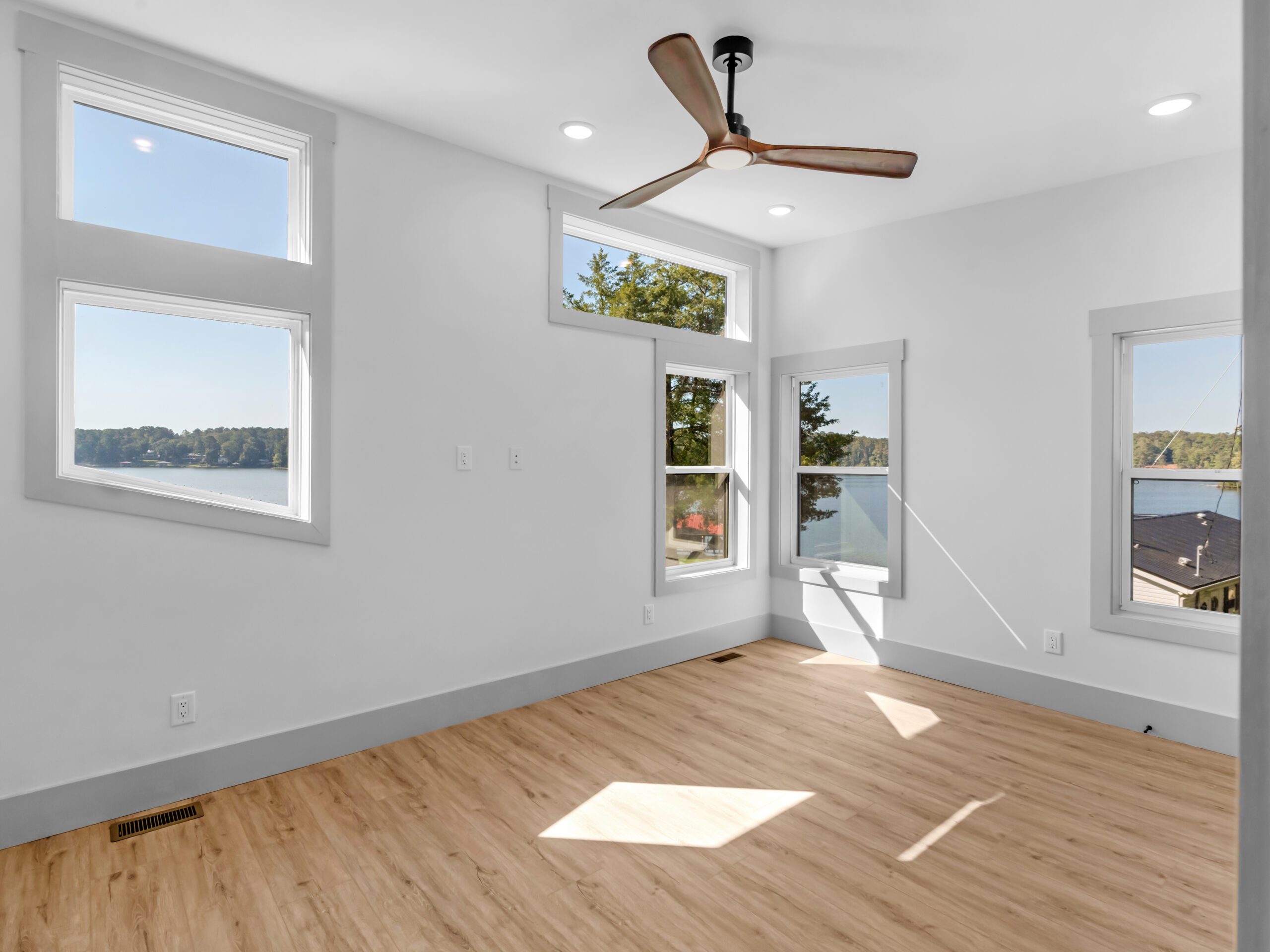 Ernest Monticello — photo 17 — J&J Custom Homes