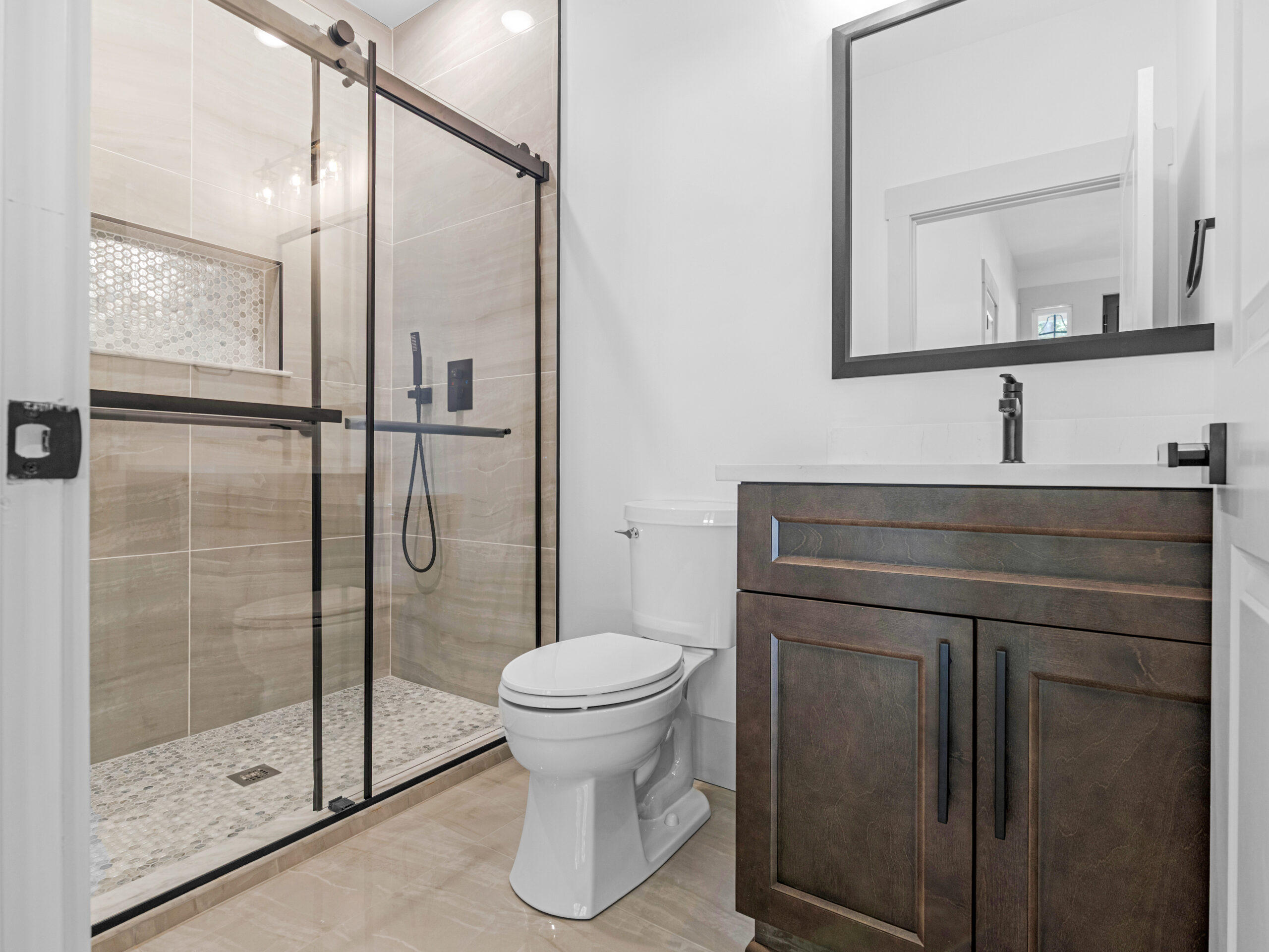 Ernest Monticello — photo 21 — J&J Custom Homes