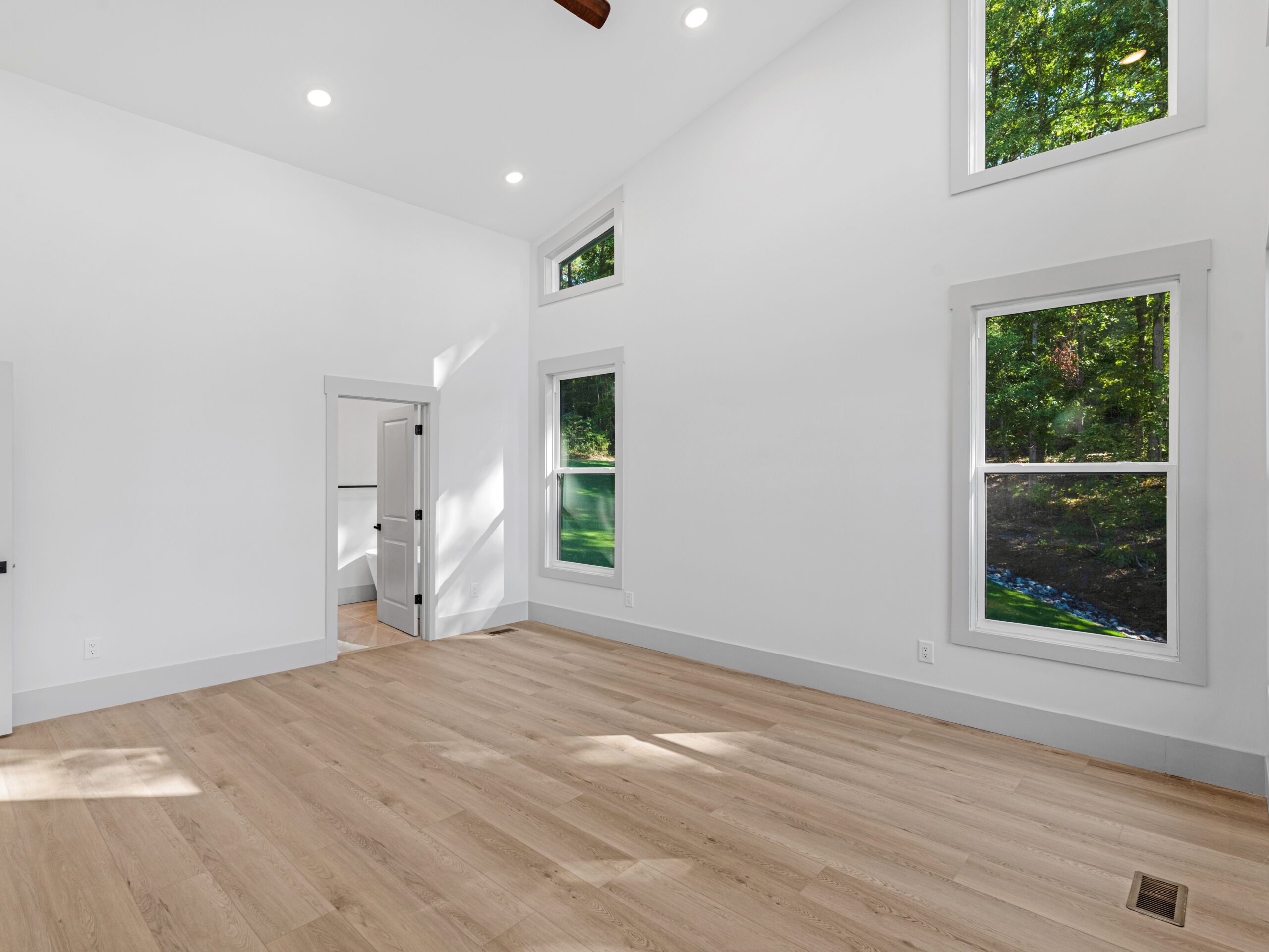 Ernest Monticello — photo 35 — J&J Custom Homes