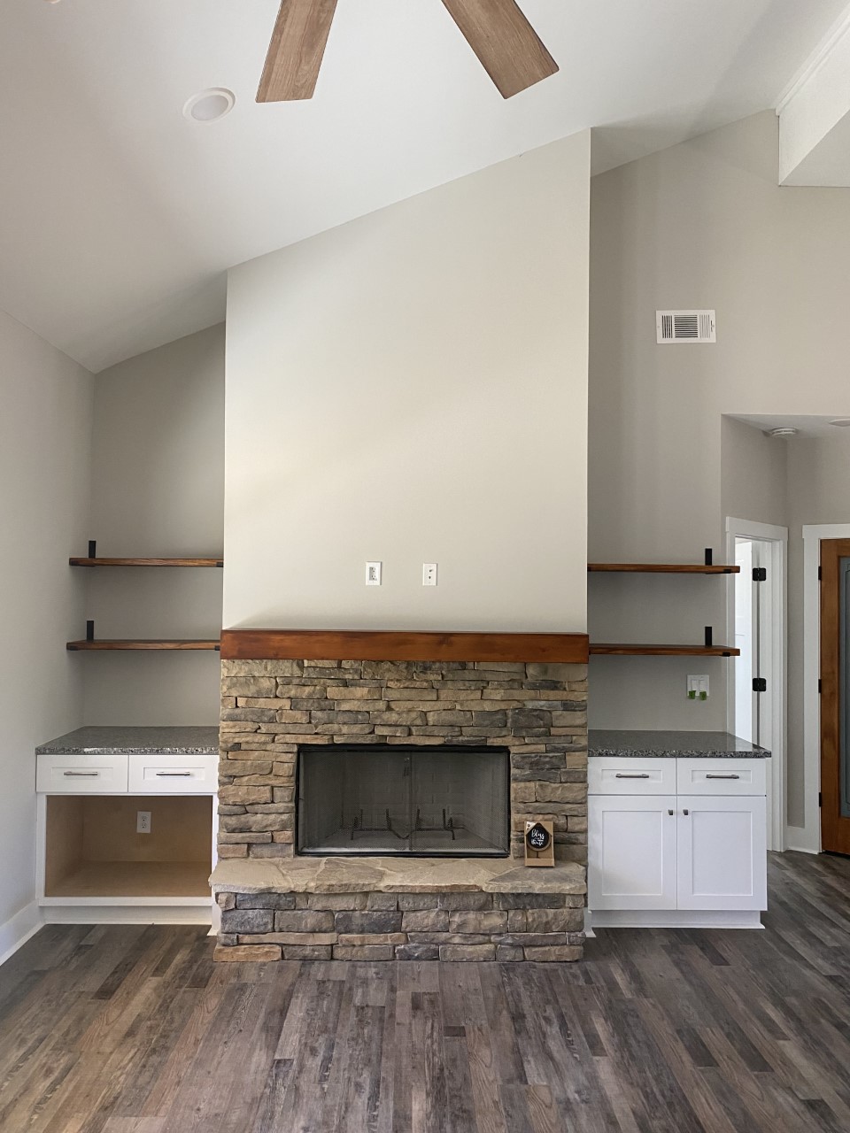 Winson Monticello Residence — photo 9 — J&J Custom Homes