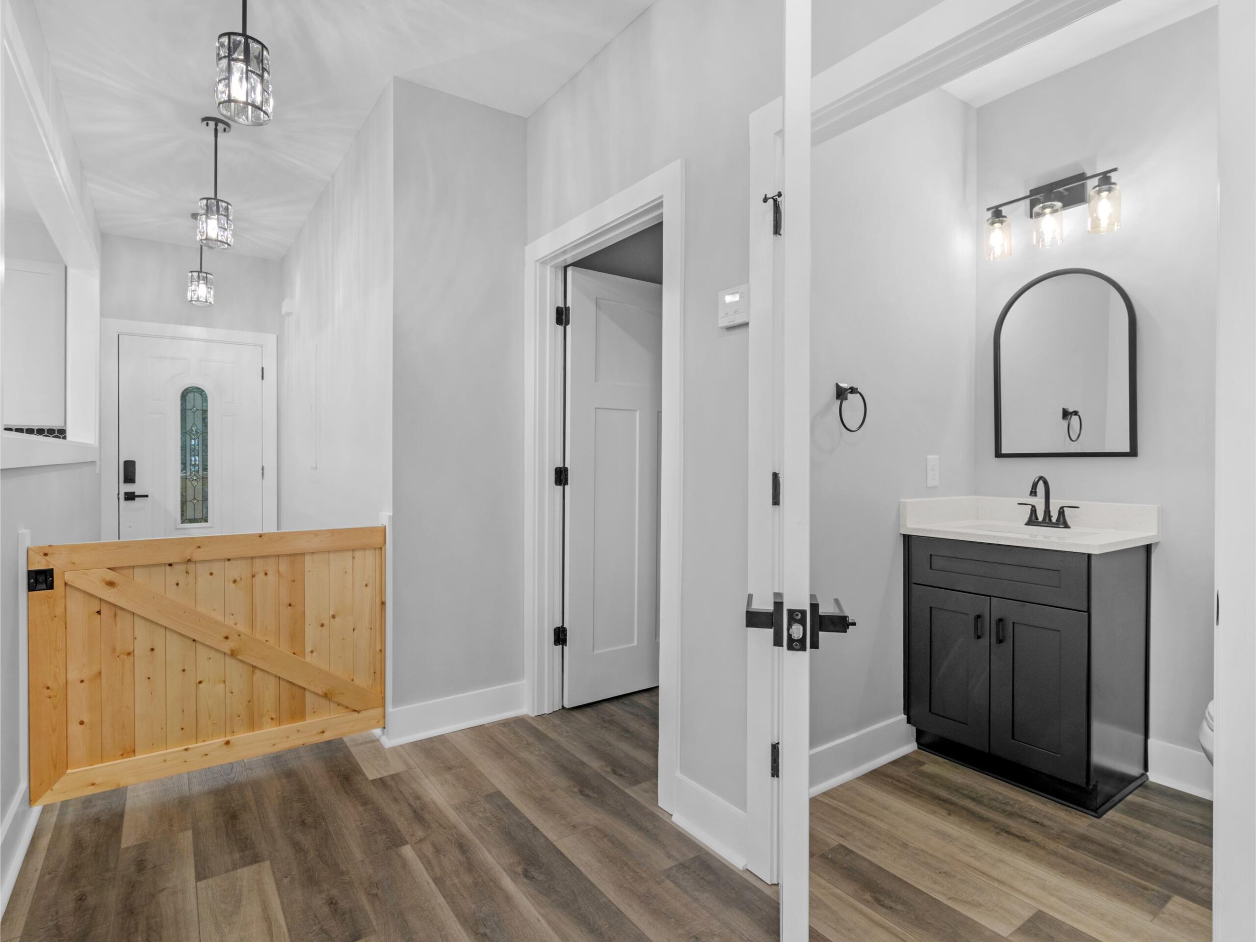 Elizabeth Monticello Residence — photo 11 — J&J Custom Homes