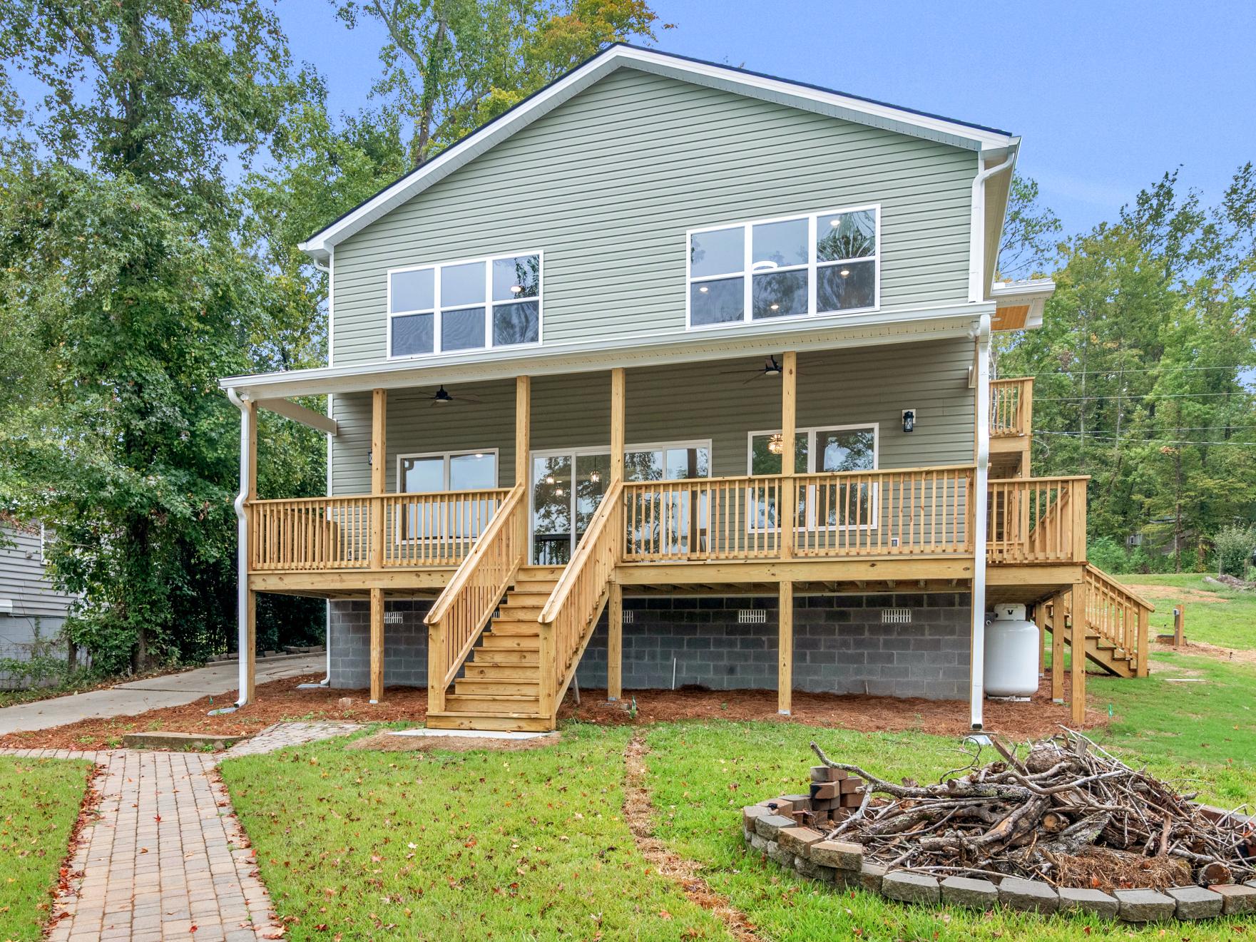 J&J Custom Homes — Pros and Cons of Barndominium Homes: What You Need To Know